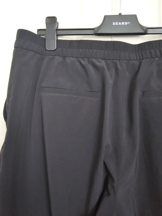 Banana Republic Airstretch Black Cropped Ankle Pants Lightweight Golf SZ L - Picture 6 of 14